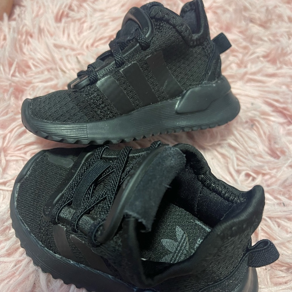 Adidas upath runners size 4c